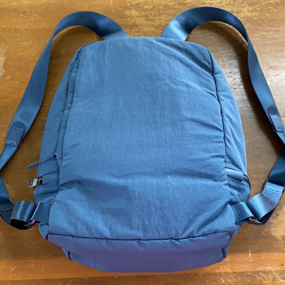 lululemon travel commuter bag